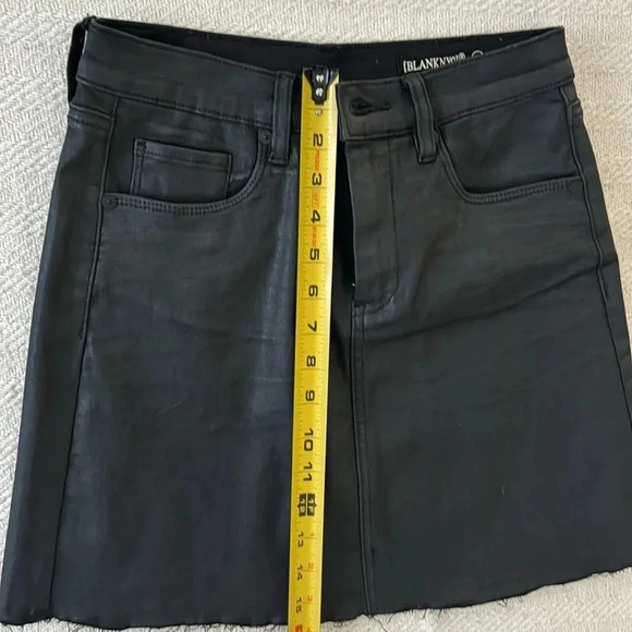 Blank NYC shiny/leather looking jean skirt. Size 27 - Picture 5 of 6